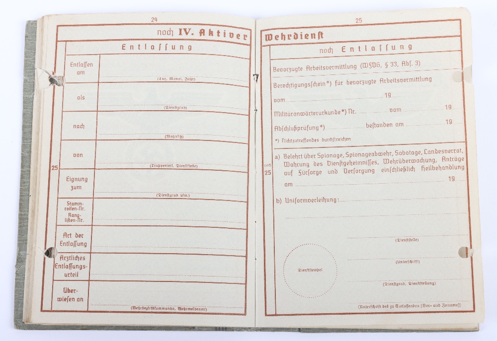 WW2 German Wehrpass to Stabsfeldwebel Eduard Prochnow, Aufklärer Abteilung 20, 20. Infanterie Divis - Image 12 of 18