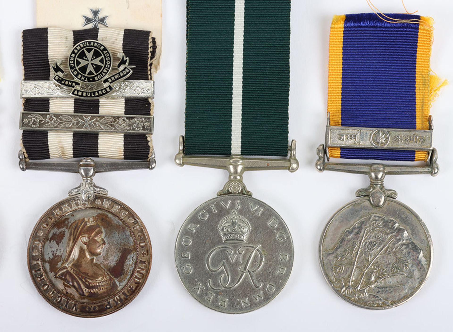A mixed lot of medals - Image 3 of 9