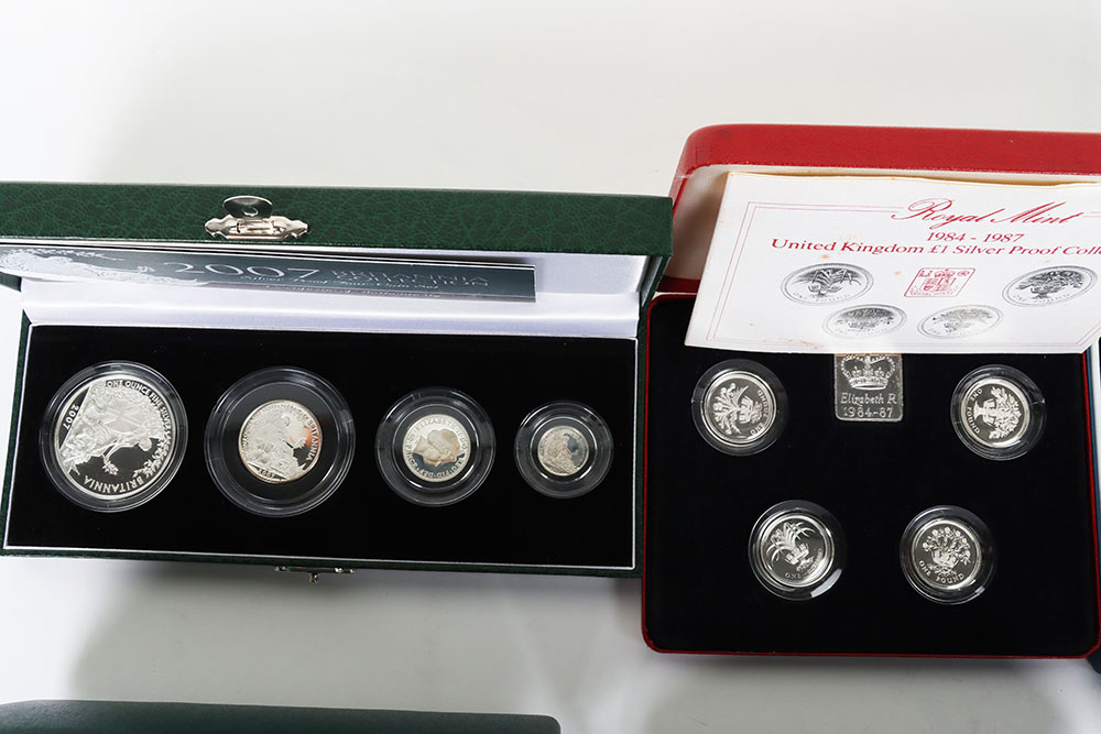 A selection of Royal Mint silver proof cased coins - Image 3 of 5