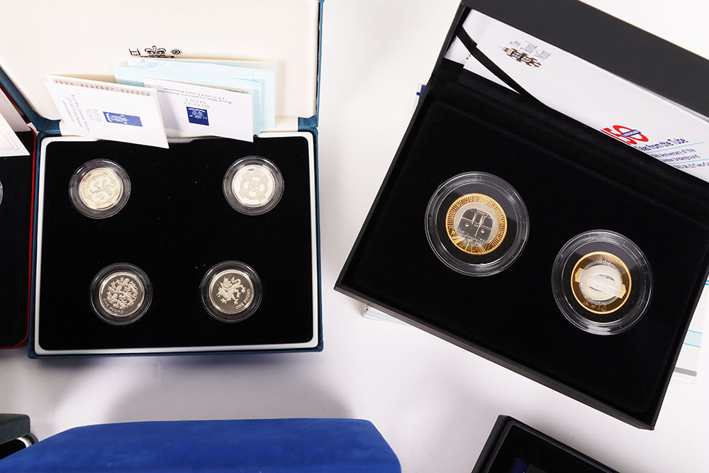 A selection of Royal Mint silver proof cased coins - Image 4 of 5