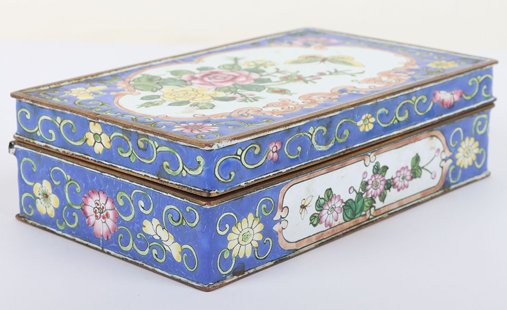 A 19th century Oriental enamel box - Image 3 of 6
