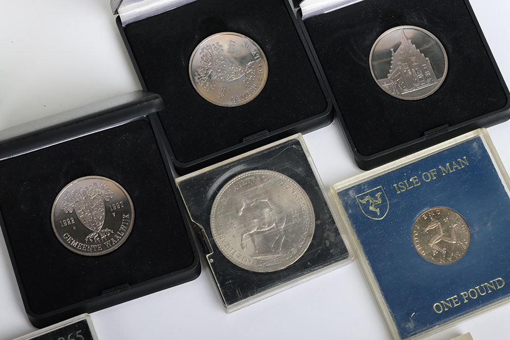 A selection of pre 1947 GB coinage including Halfcrowns to threepences - Image 5 of 6