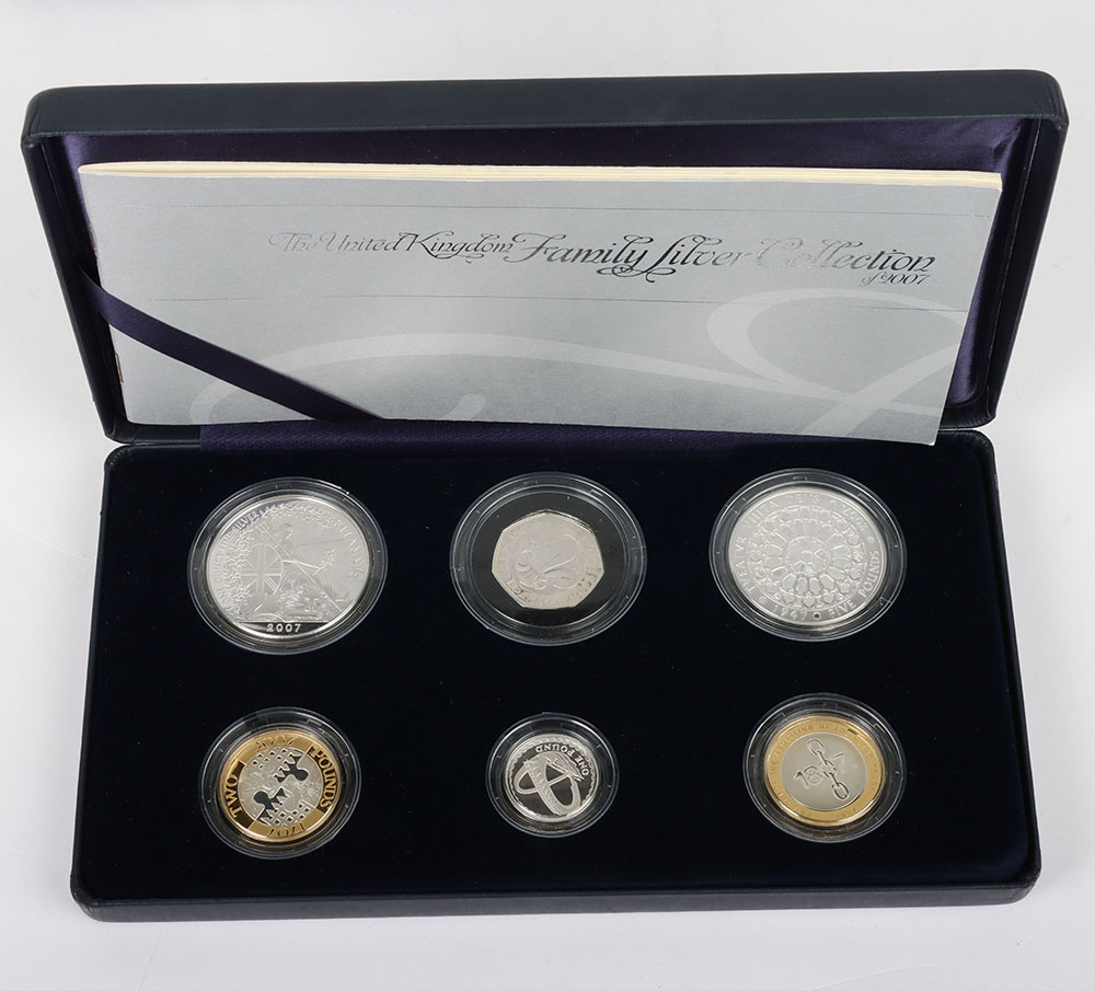 A 2008 Silver Proof set with Royal Shields and Emblems of Britain, with 2007 & 2008 Family Silver co - Image 3 of 6