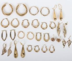 Various sets of 9ct gold earrings