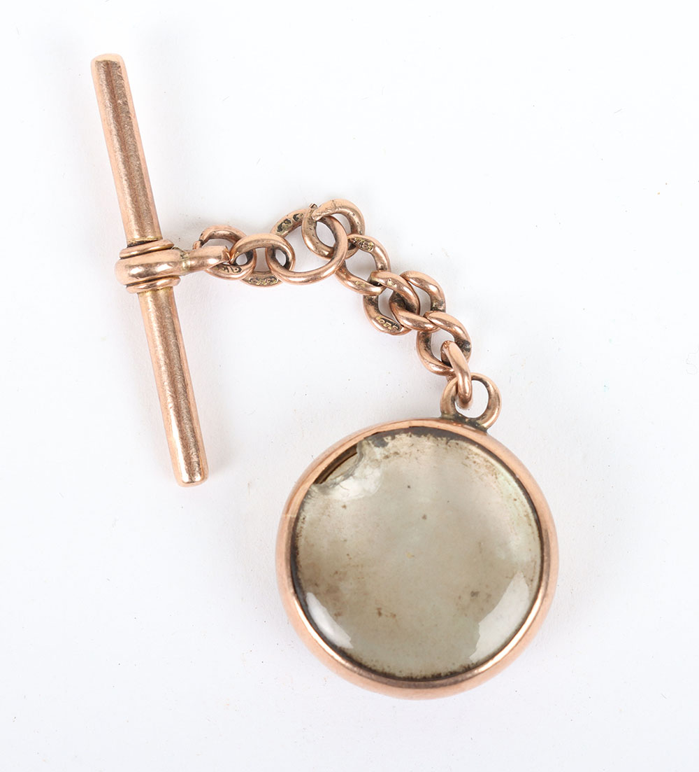 An interesting late 19th/early 20th century 9ct gold fob with Essex crystal glass painted circular p - Image 2 of 5