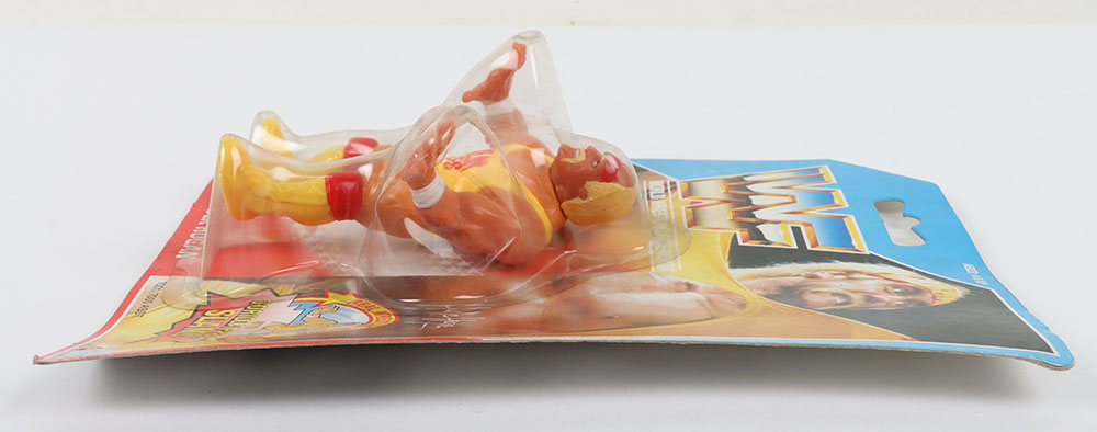 Hulk Hogan series 1 WWF Wrestling figure by Hasbro - Image 8 of 8