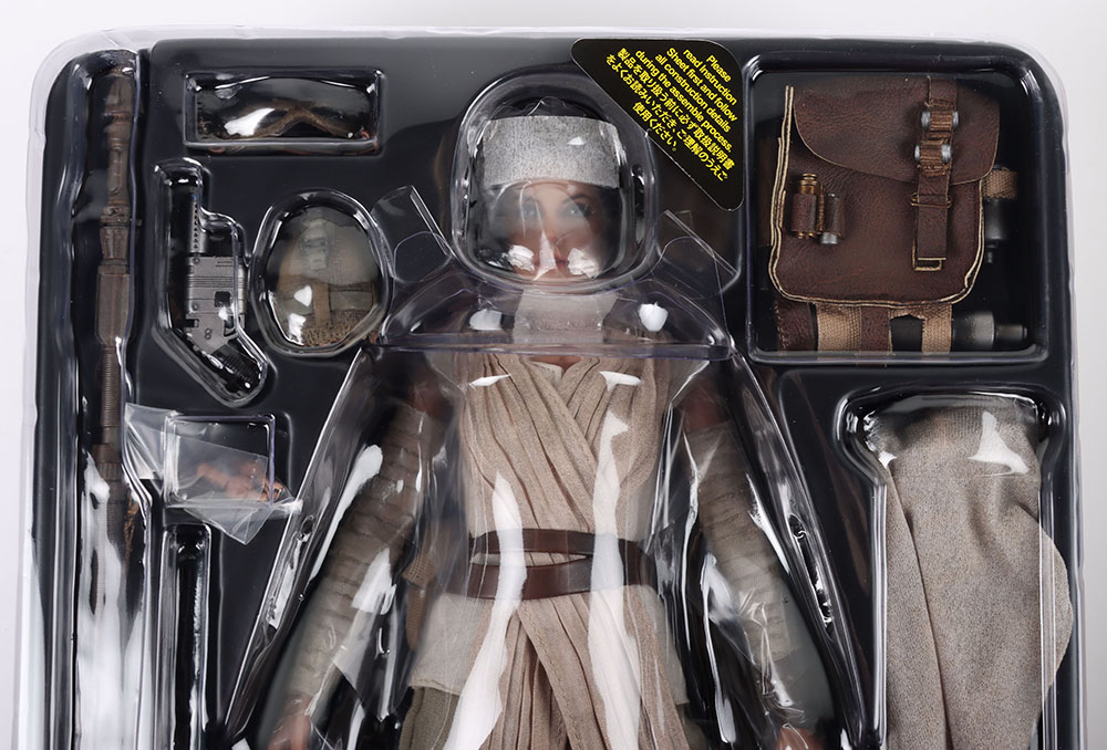 Star Wars Hot Toys Rey Action Figure - Image 4 of 6