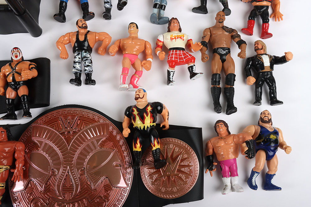 Forty Two Loose WWF Wrestling figures - Image 6 of 6