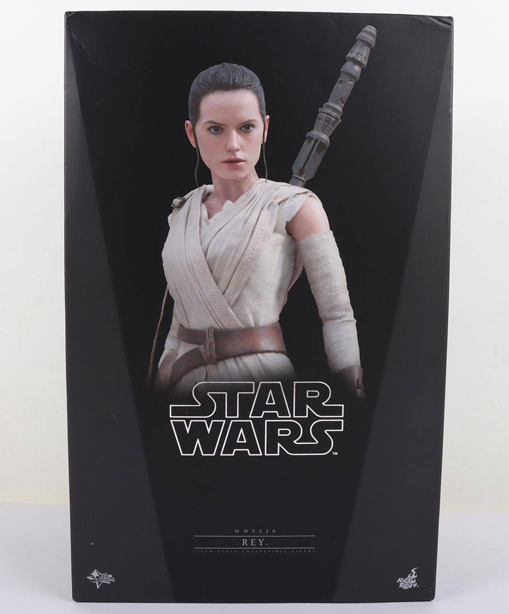 Star Wars Hot Toys Rey Action Figure