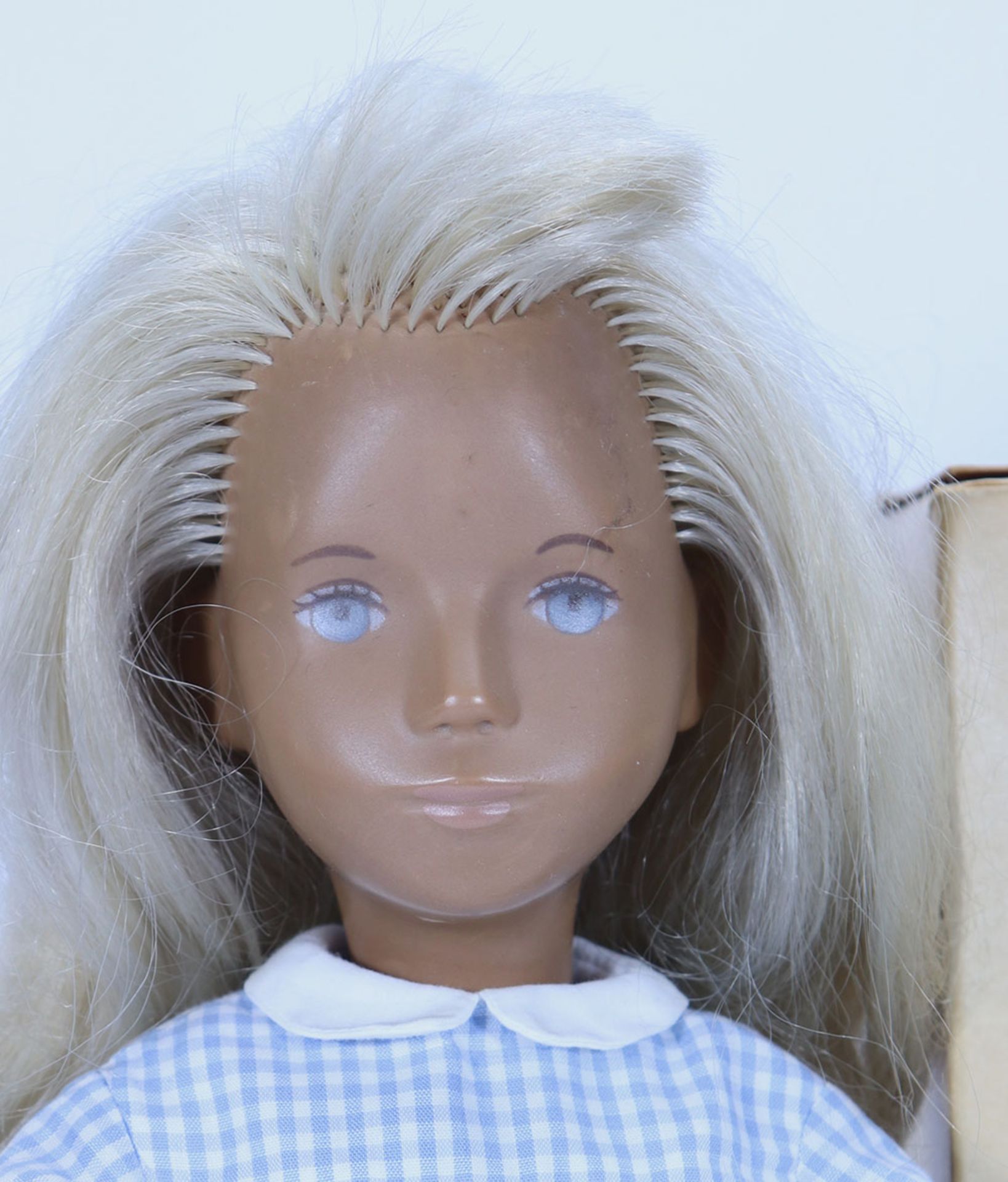 A Sasha Trendon Ltd Gingham blonde girl doll, English 1970s, - Bild 2 aus 2