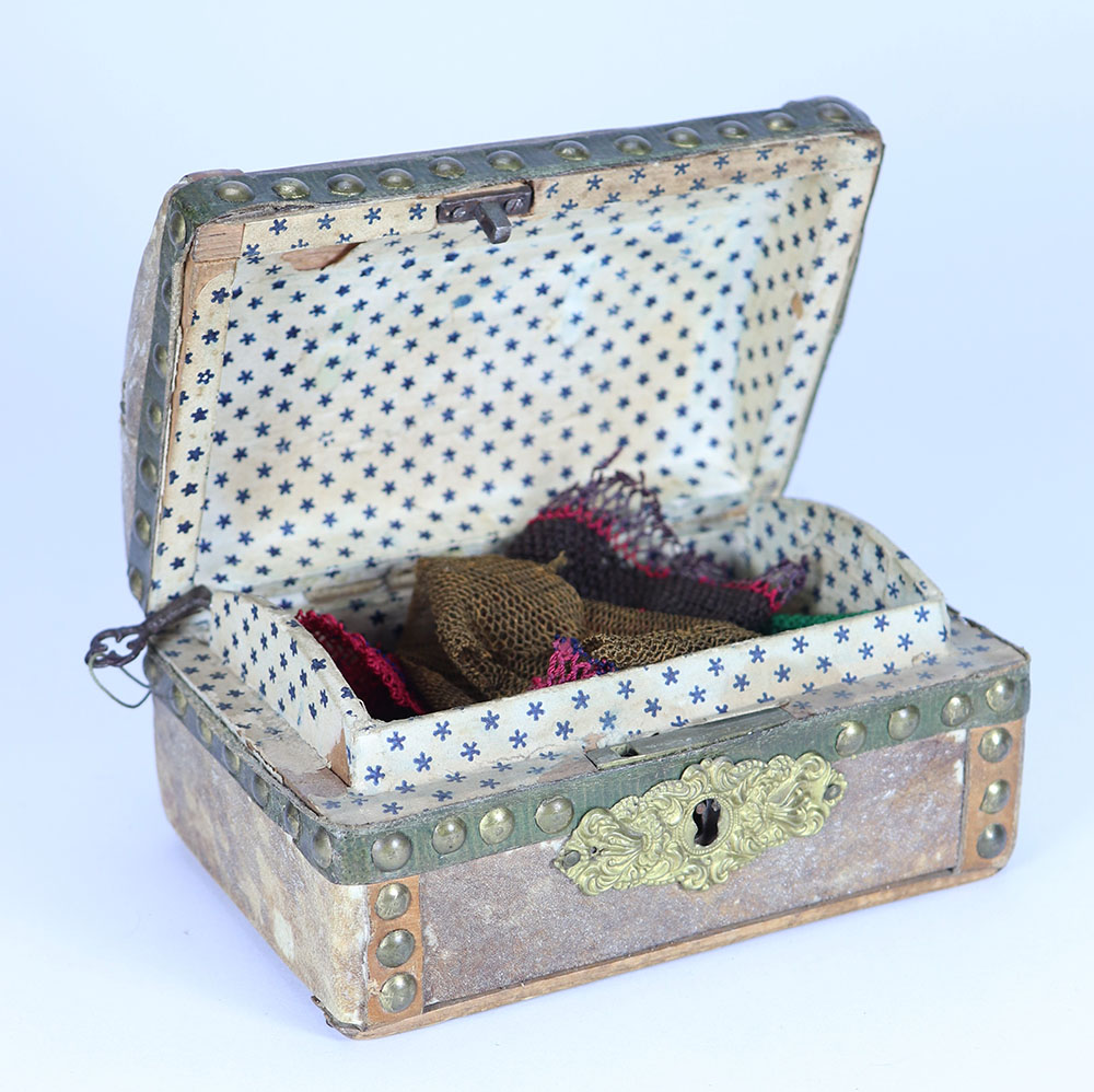 A small 19th century trunk for doll, - Image 2 of 2