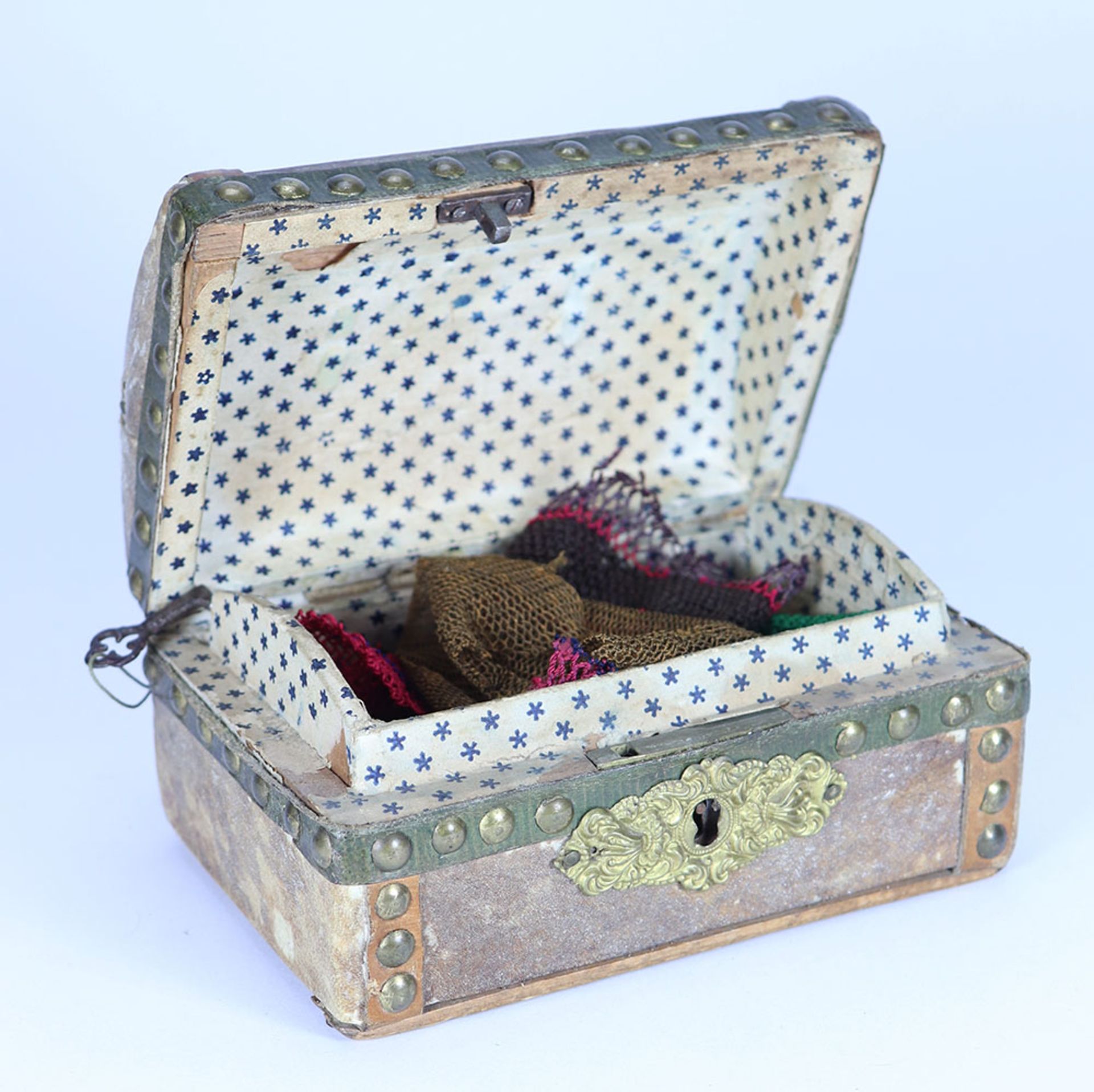 A small 19th century trunk for doll, - Bild 2 aus 2