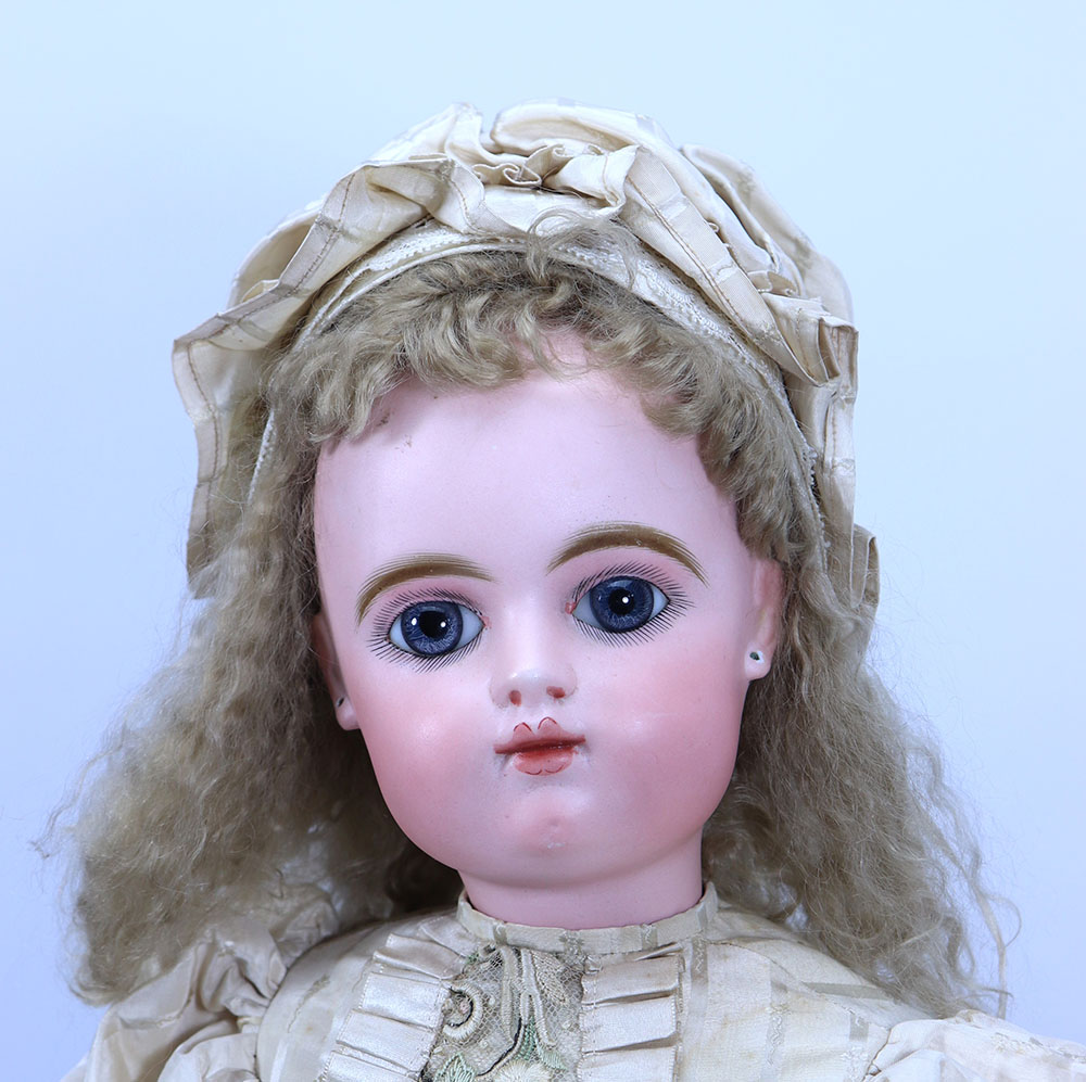 A Francois Gaultier bisque head Bebe doll, size 9, French circa 1890, - Image 2 of 2