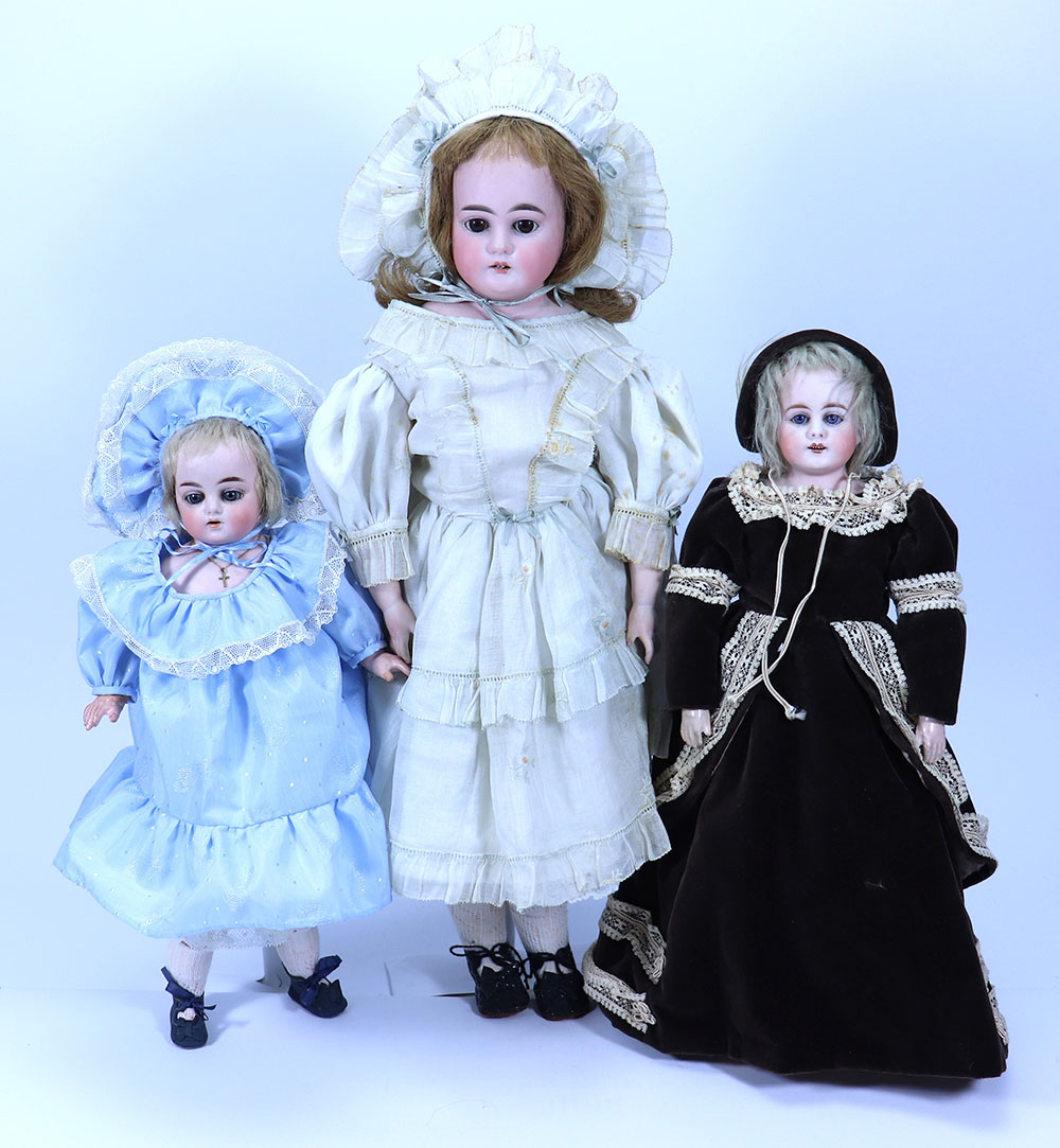 Three German bisque shoulder head dolls, circa 1910,