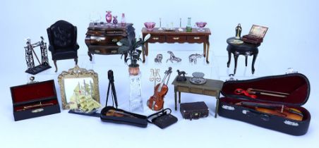 Collection of 1/12th scale Dolls House furniture and ornaments,
