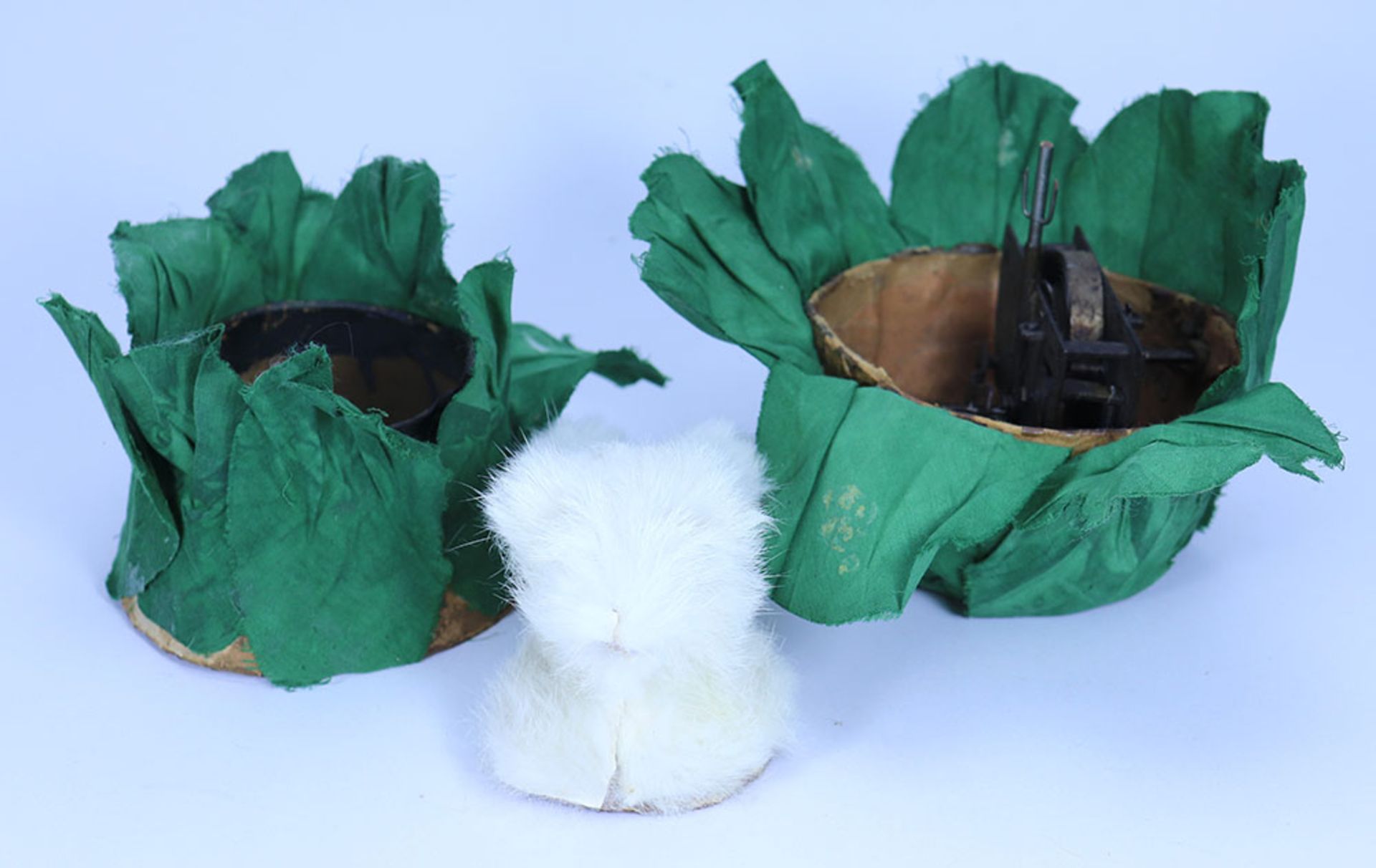 A Roullet and Decamps Rabbit in lettuce mechanical toy, French circa 1900, - Bild 2 aus 3