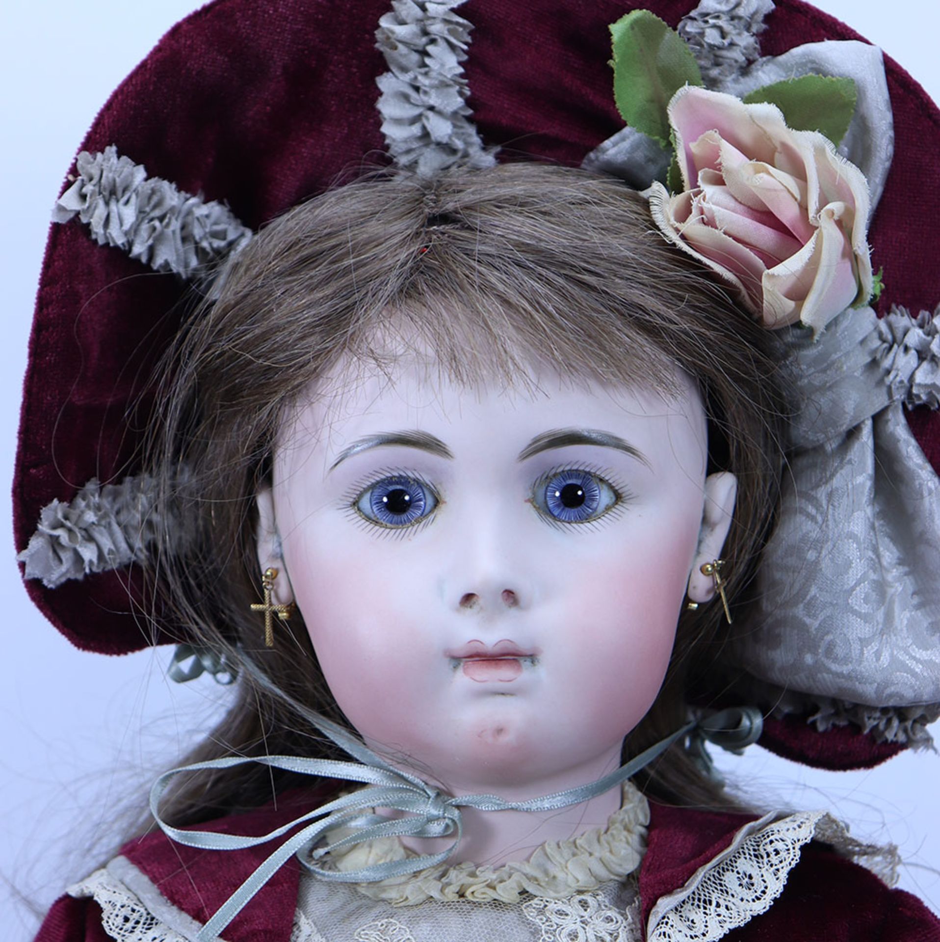 A reproduction Gina Saunders Jumeau Triste bisque head Bebe doll, 1989, - Bild 2 aus 2