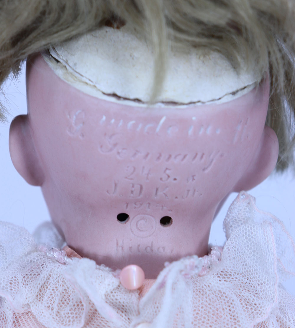 A good J.D Kestner 245 ‘Hilda’ bisque head character baby doll, German circa 1910, - Bild 3 aus 3