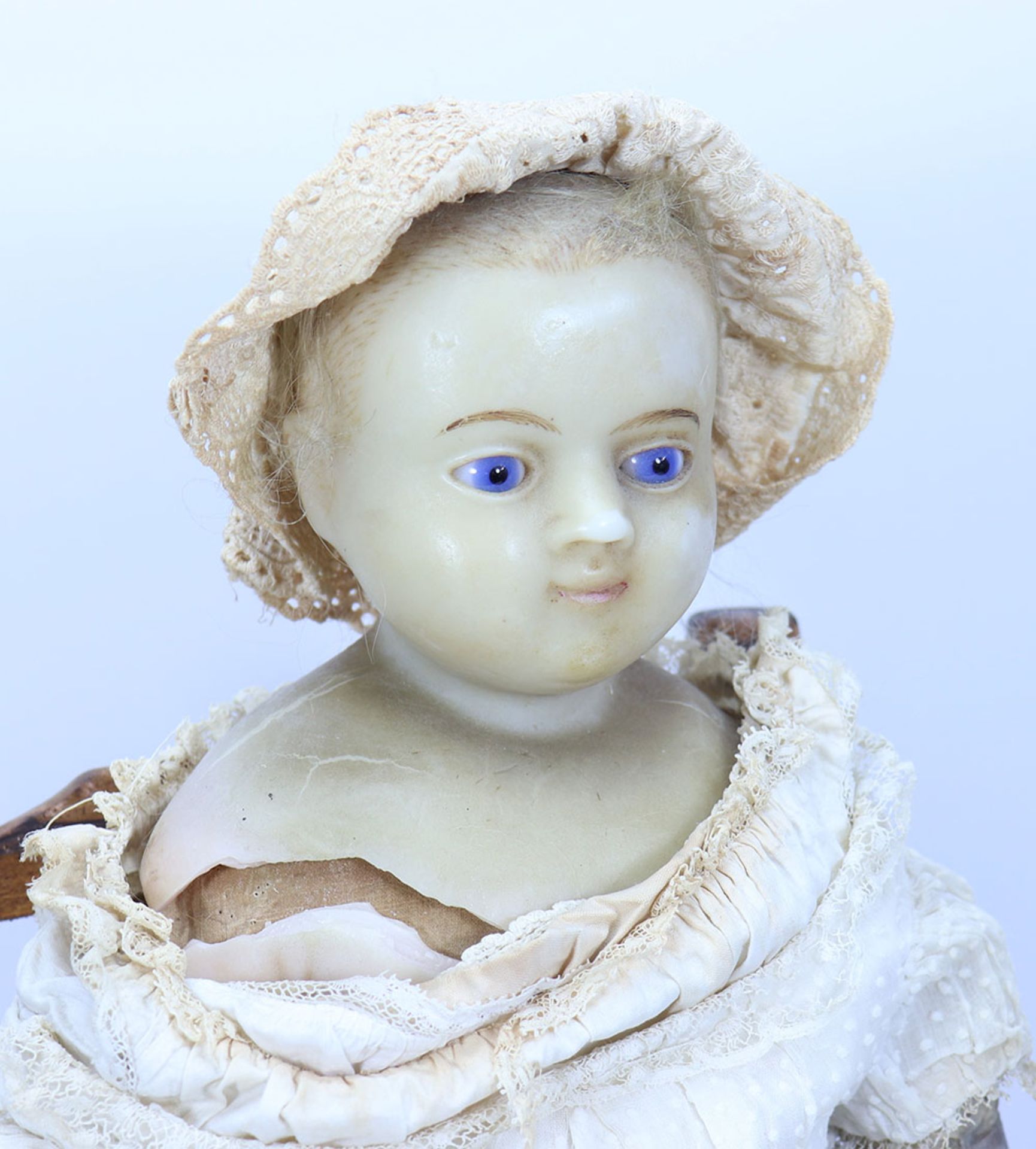 A large poured wax shoulder head doll, English 1860s, - Bild 2 aus 2