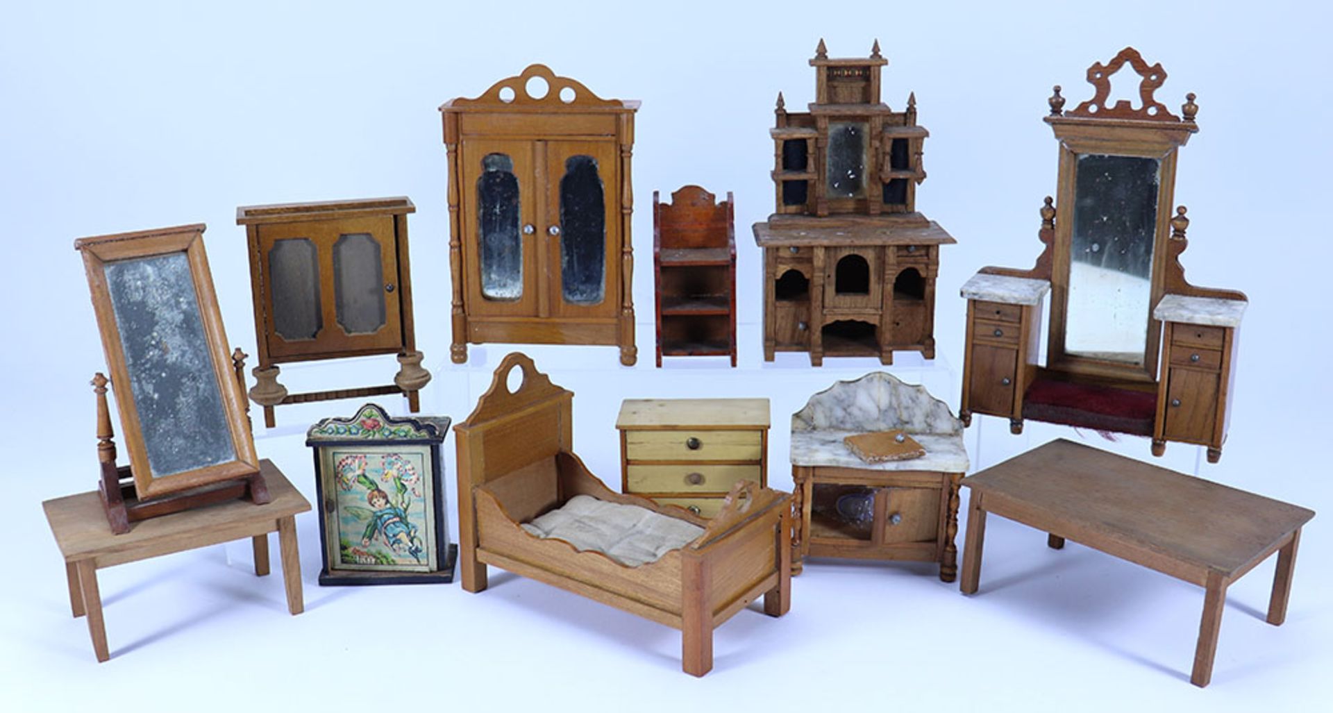 Collection of German wooden Dolls House Furniture, 19th early 20th century,