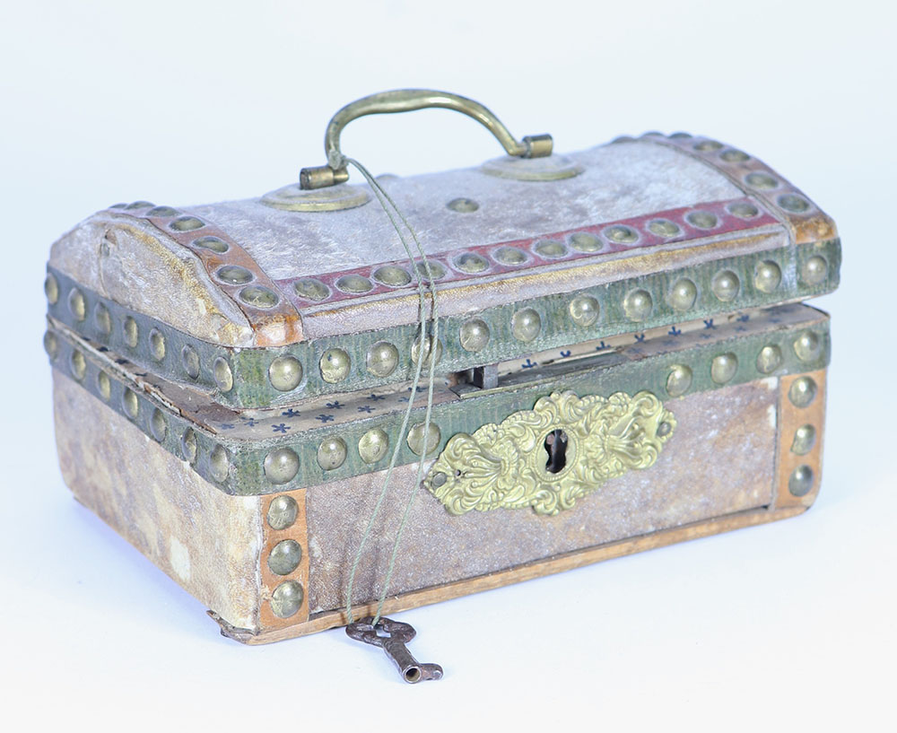 A small 19th century trunk for doll,