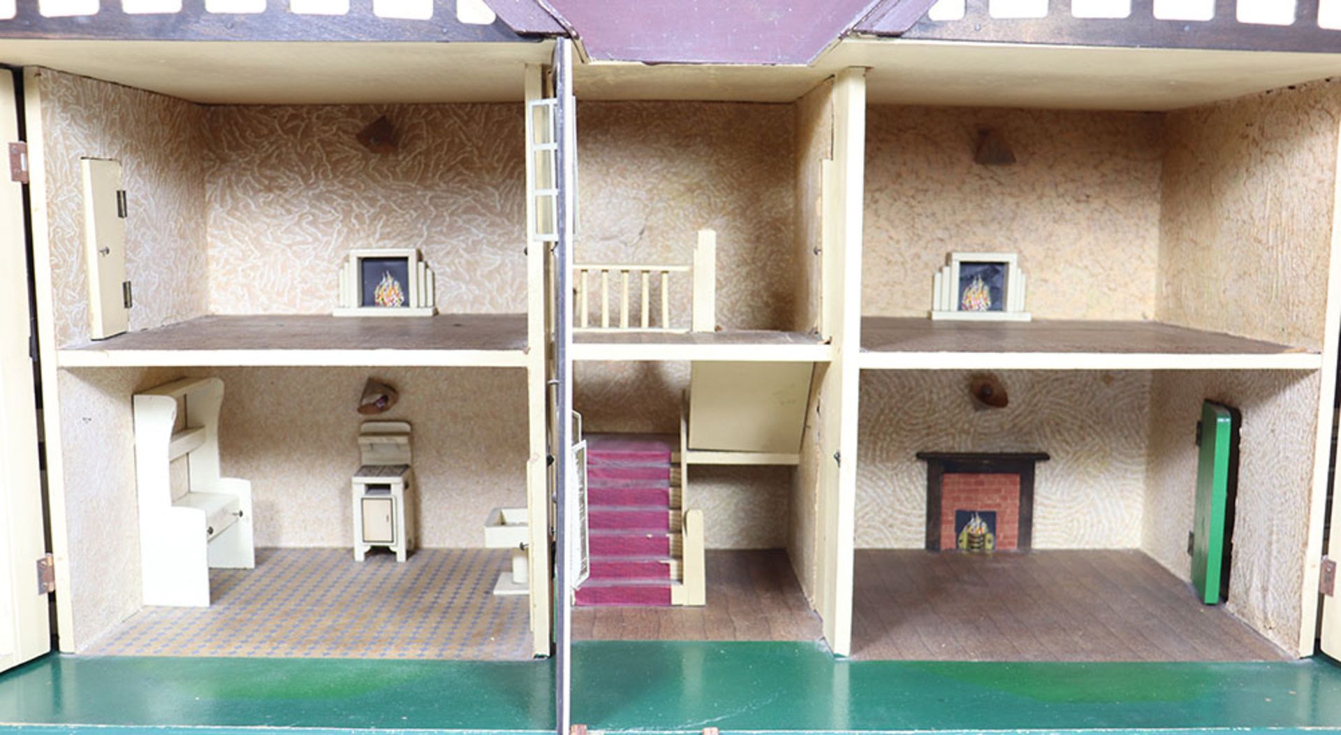 A good example of a Tri-ang No.93 large Dolls House in Tudor style, English 1930s, - Bild 2 aus 4