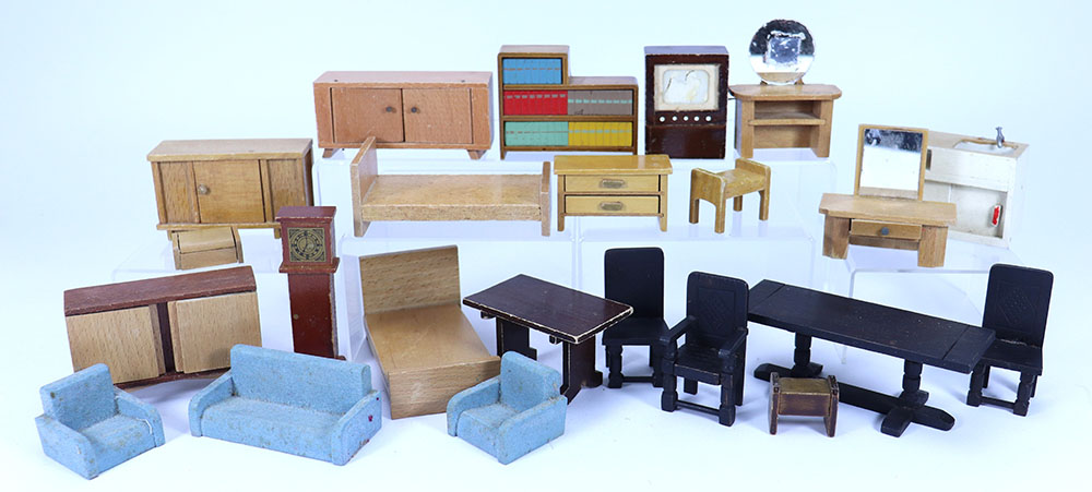 Collection of 1950s/60s Doll House furniture, - Image 2 of 4