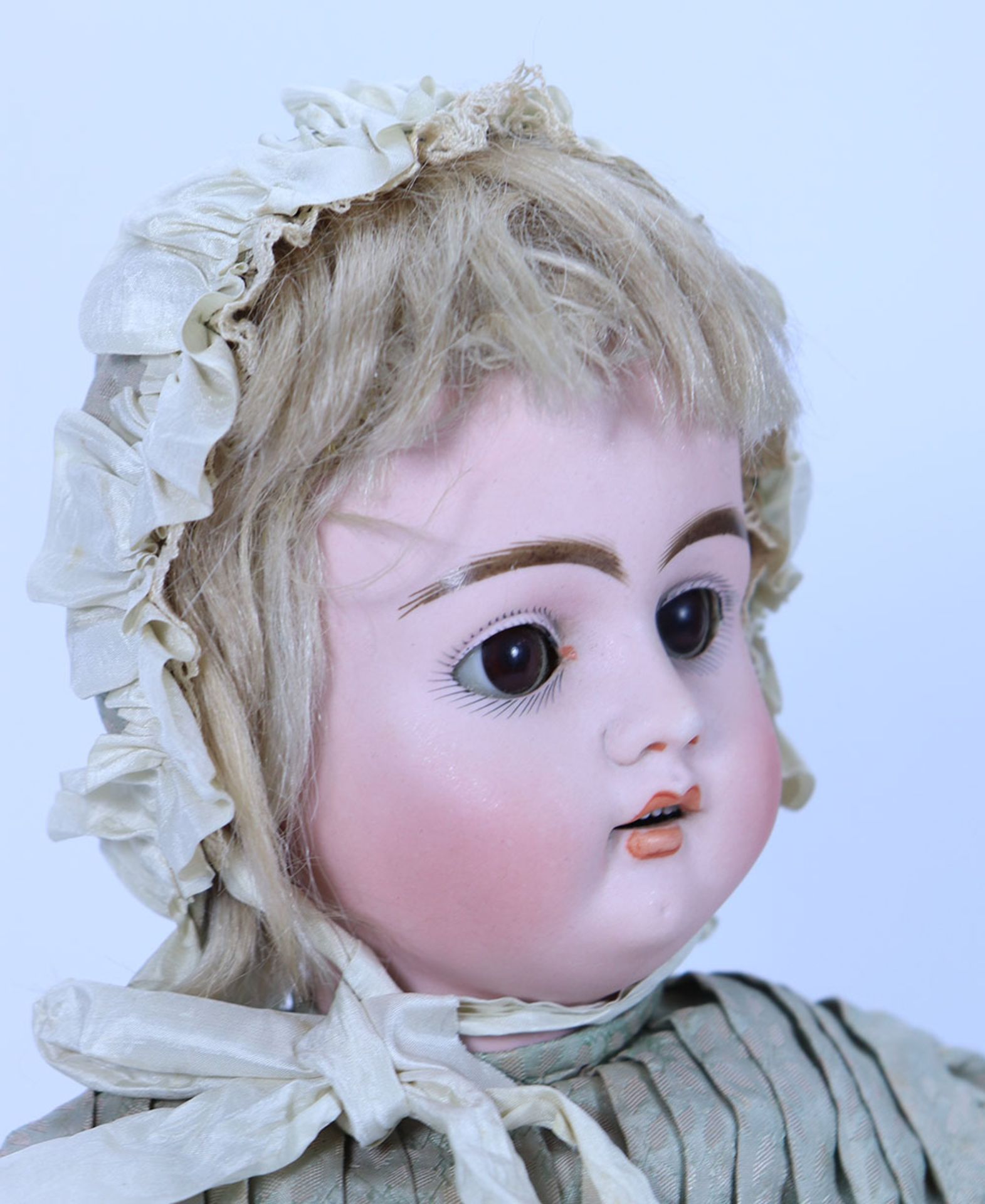 A 422 bisque head girl doll, German circa 1910, - Bild 2 aus 2