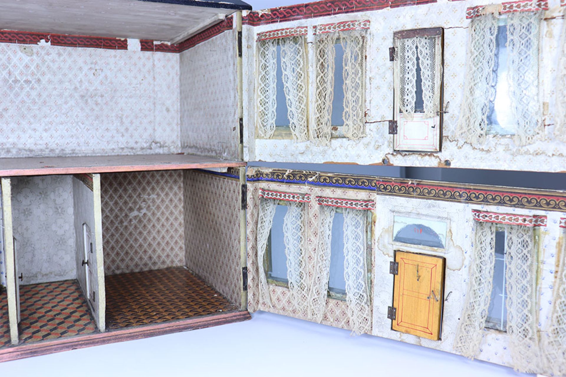 A nice all original Christian Hacker painted wooden Dolls House, German 1890s - Image 3 of 6