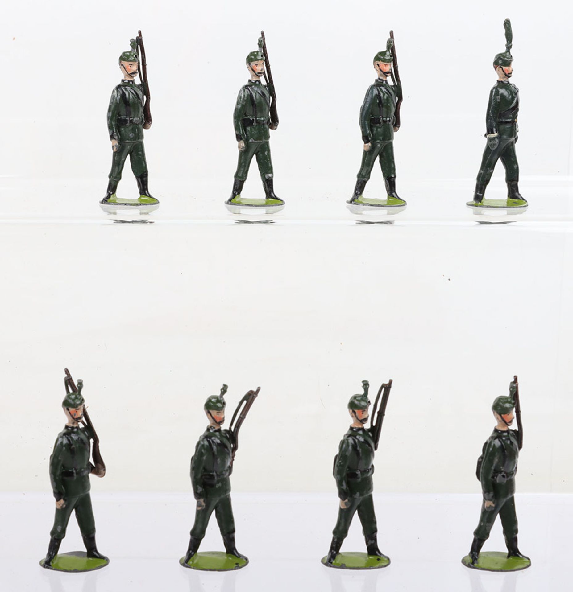 Britains set 9, Rifle Brigade - Image 4 of 5
