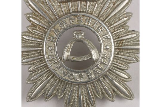 Victorian 4th Volunteer Battalion Hampshire Regiment Other Ranks Cap Badge - Image 2 of 4