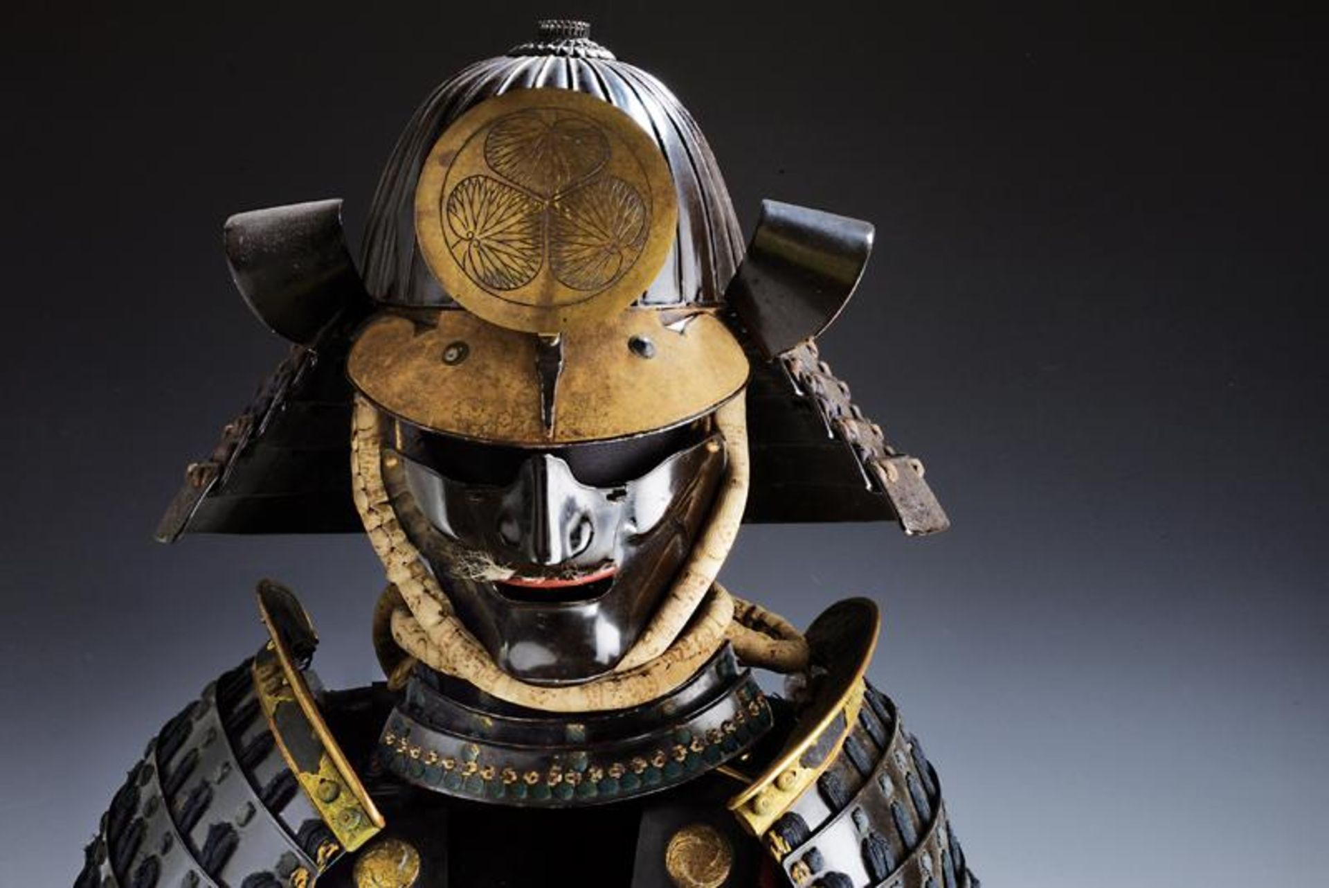 An impressive Yukinoshita-style samurai armor - Bild 2 aus 16