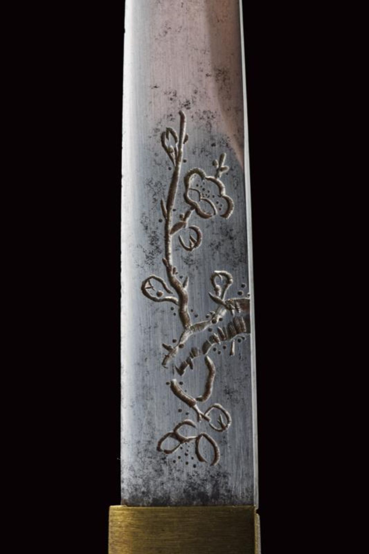 A fine knife with sculpted bone scabbard - Image 4 of 7