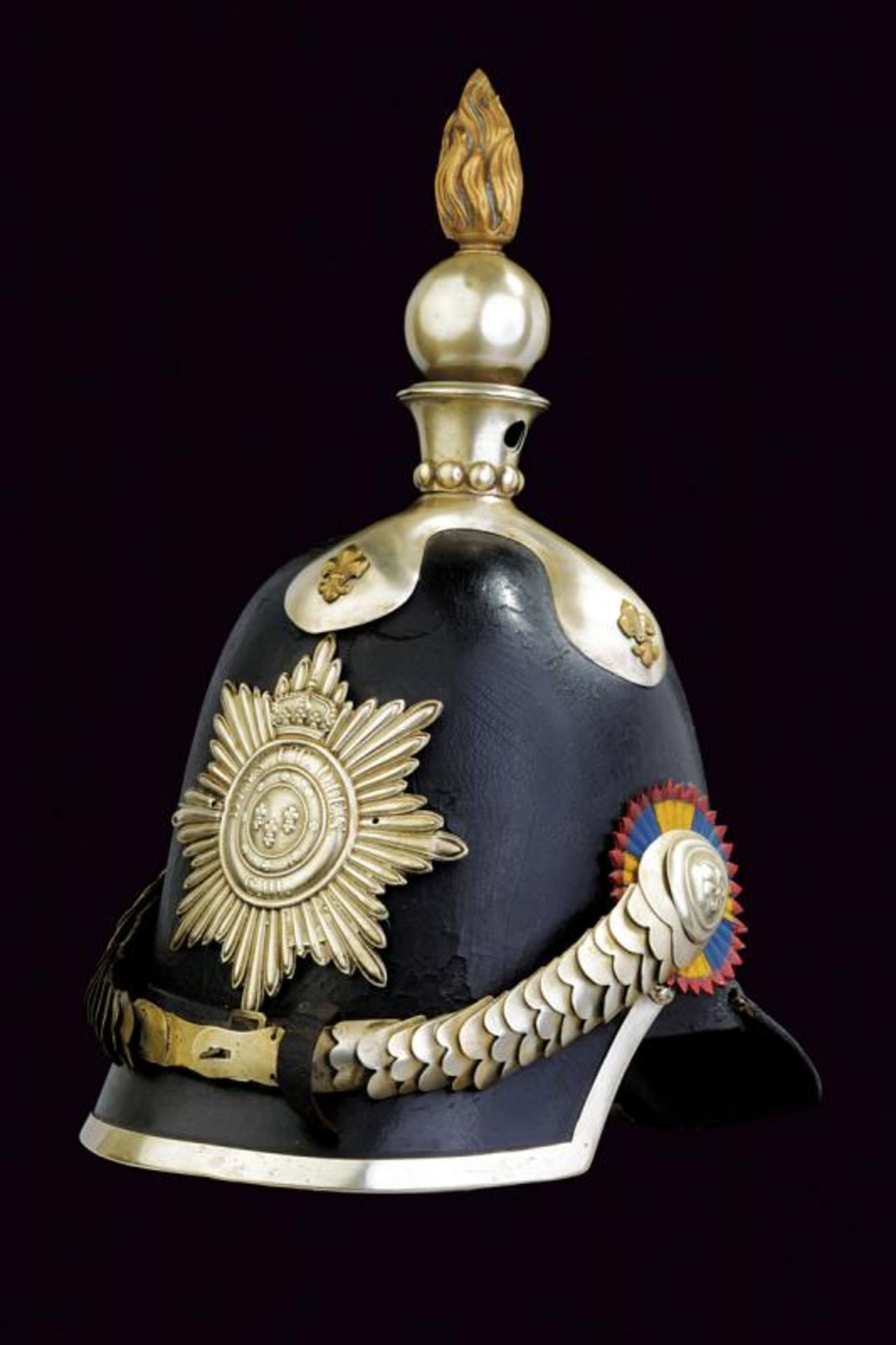 A very rare 'Garde du Corps' helmet, epoch Duke Charles III - Bild 11 aus 12