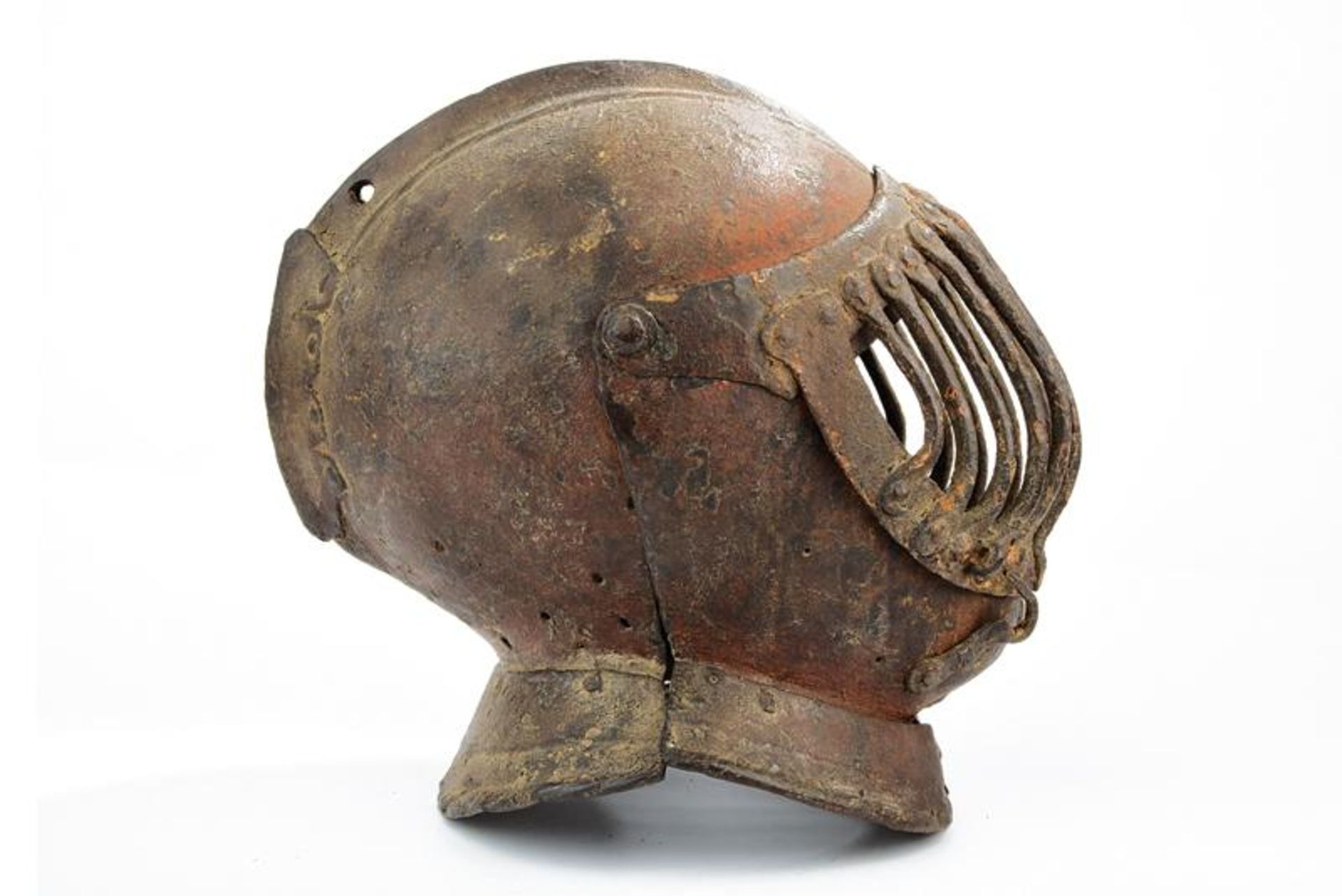 A cage-visor helmet - Bild 2 aus 6