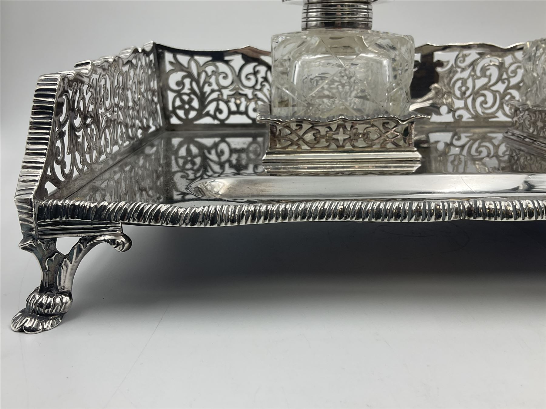 Edwardian silver desk stand - Image 16 of 29