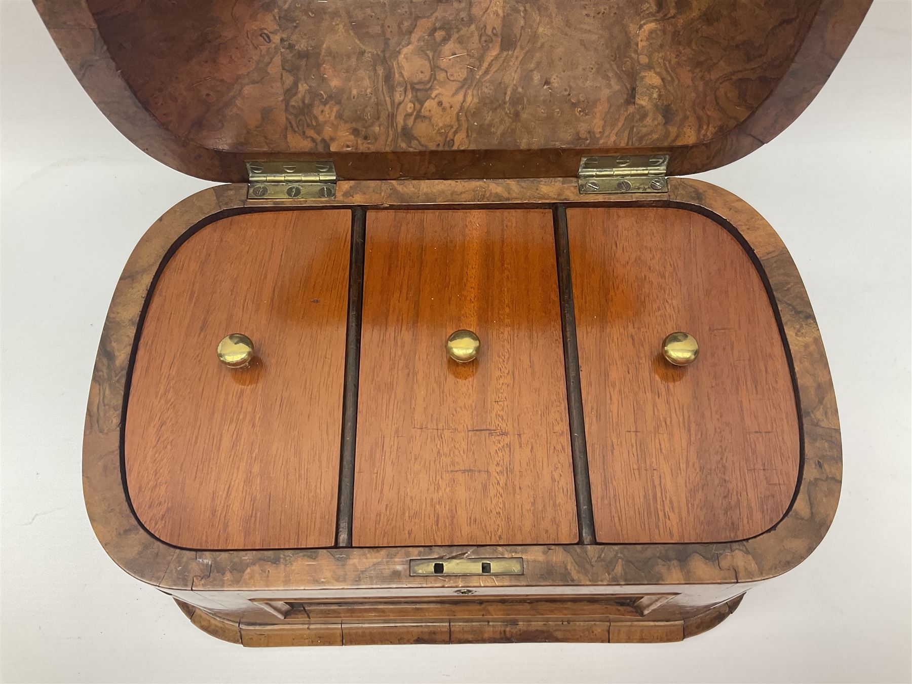 19th century figured walnut tea caddy - Image 8 of 22