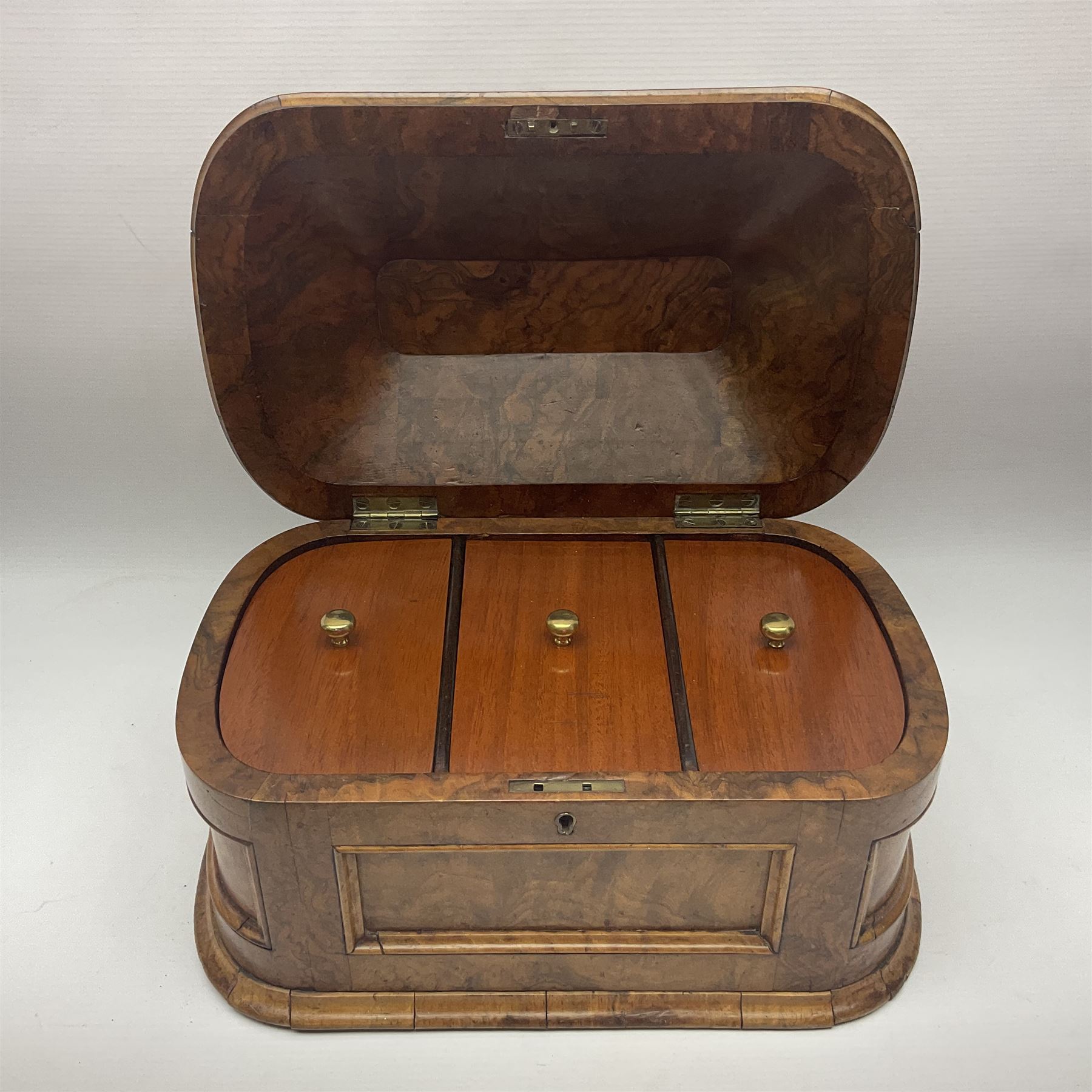 19th century figured walnut tea caddy - Image 7 of 22