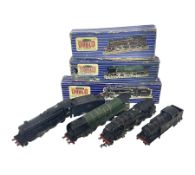 Hornby Dublo - 3-rail Class 8F 2-8-0 freight locomotive no.48158 with tender