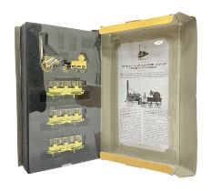 Hornby ‘00’ gauge - R3189 Liverpool and Manchester Railway Stephenson’s Rocket train pack from the R