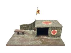 German Lineol/Elastoiln playset of a Red Cross first aid post with flag
