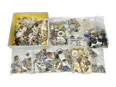 Large collection of military and other metal badges and buttons etc including cap badges
