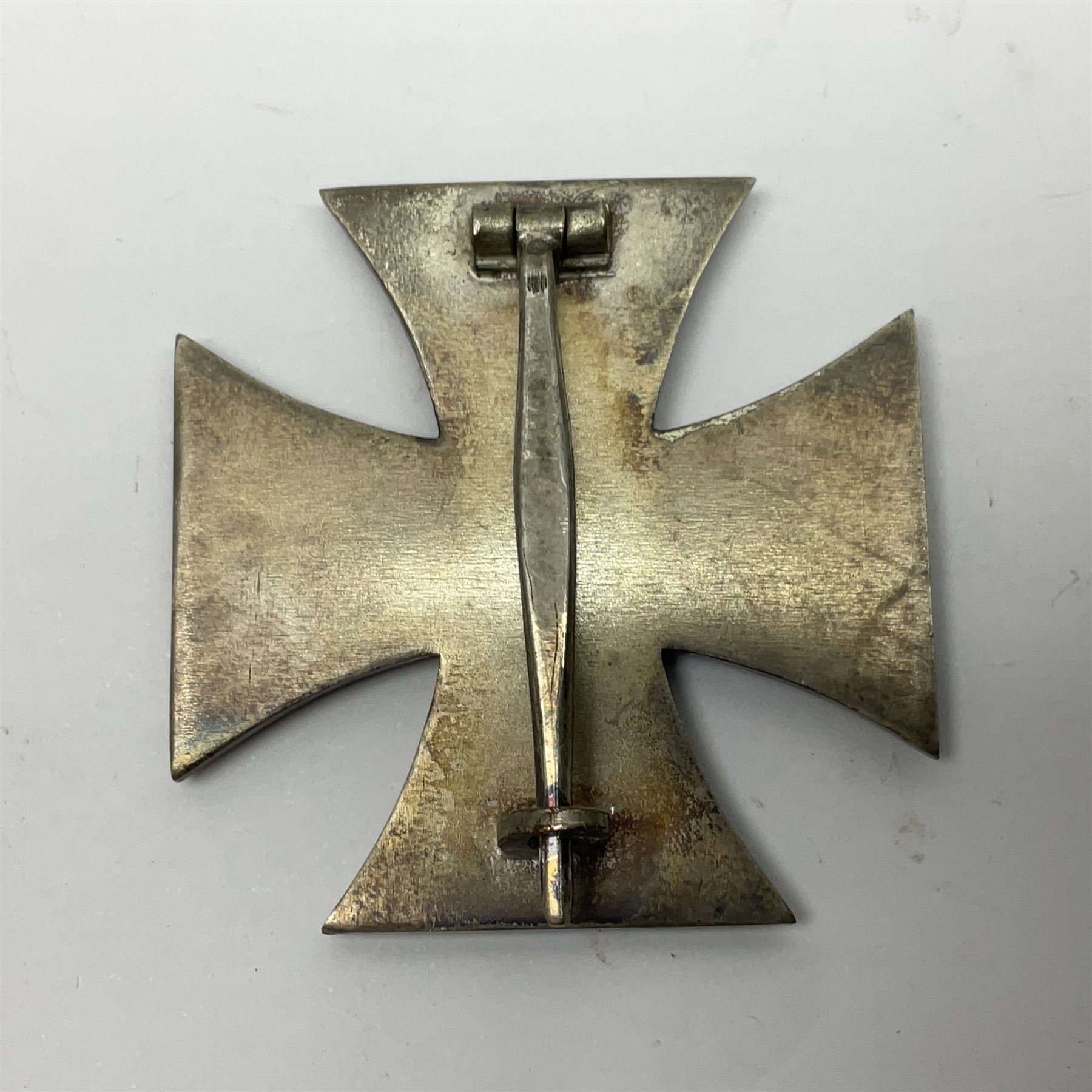 WWI style unmarked Imperial German Iron Cross 1st Class with pin back - Image 4 of 5
