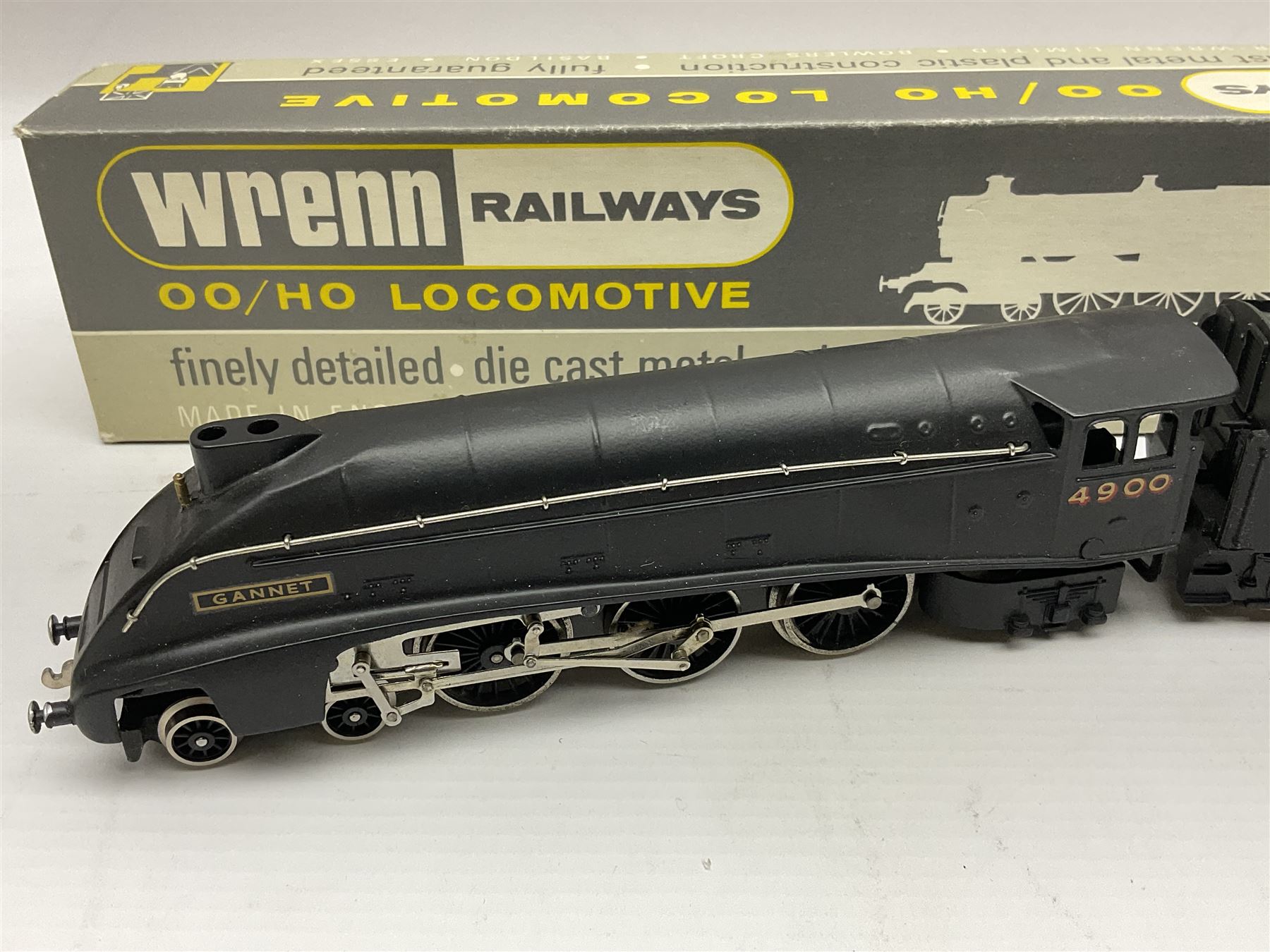 Wrenn '00' gauge - Class A4 4-6-2 locomotive 'Gannet' No.4900 in NE Wartime black; boxed with instru - Image 3 of 10