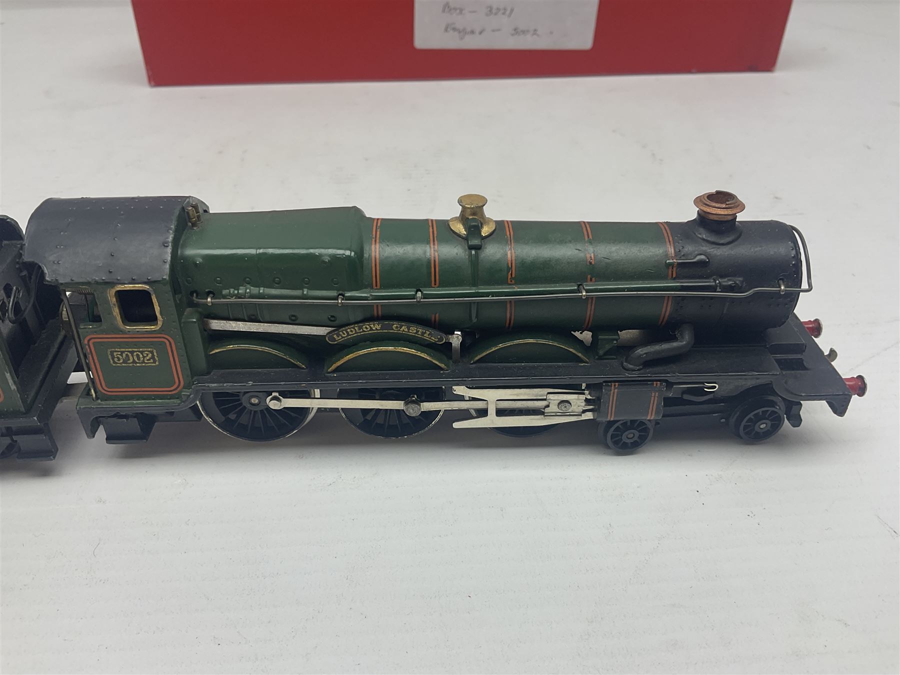 Hornby Dublo - 3-rail Castle Class 4-6-0 locomotive 'Ludlow Castle' No.5002 in lined BR green; in mo - Image 6 of 11