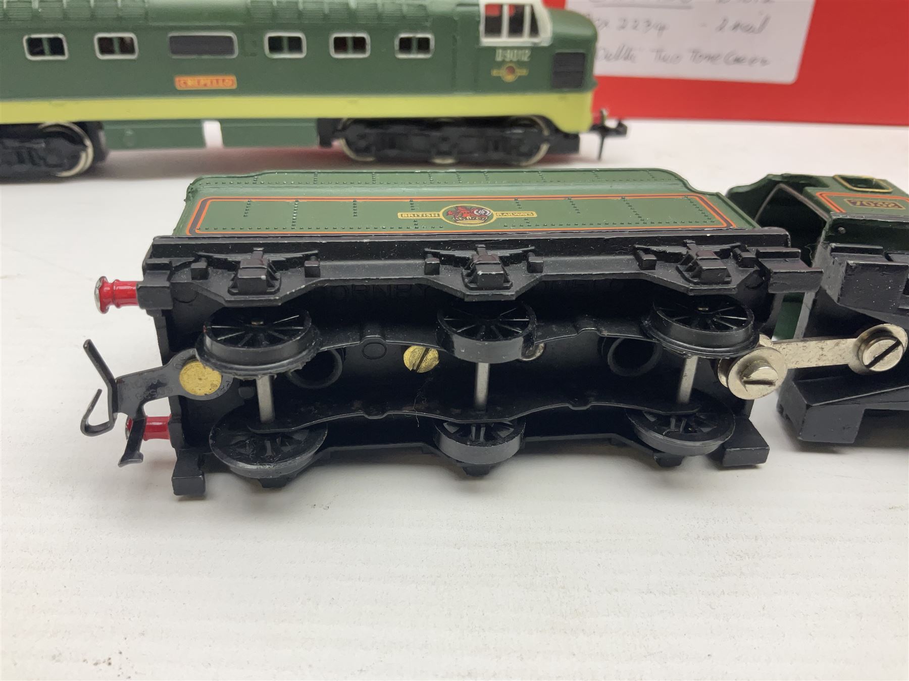 Hornby Dublo - 2-rail - Castle Class 4-6-0 locomotive 'Denbigh Castle' No.7032; and Deltic Type Dies - Image 10 of 13