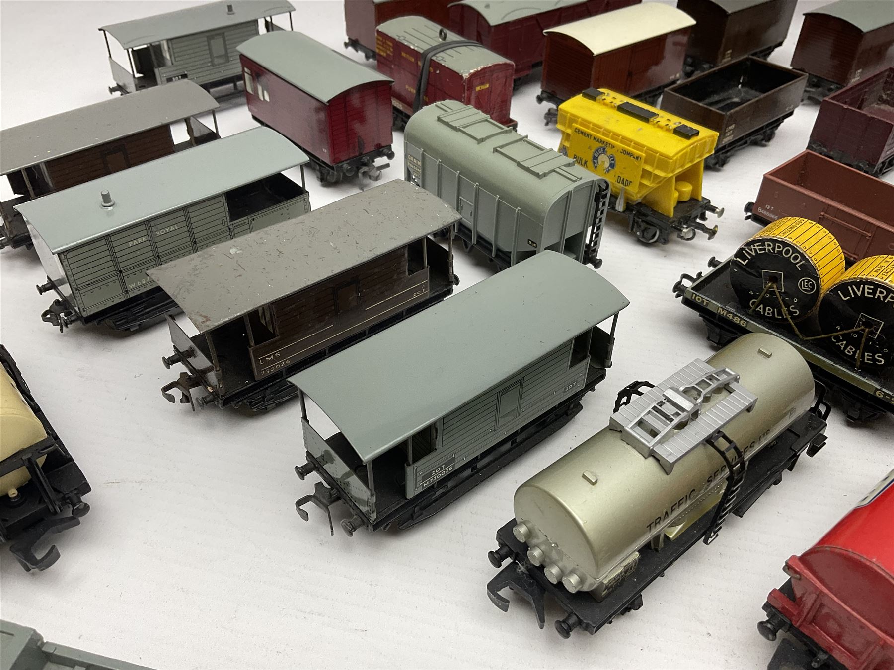 Hornby Dublo - forty-three goods wagons including nine tank wagons (Esso - Image 6 of 14