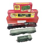 Hornby Dublo - 2-rail - 0-6-0 Diesel Electric Shunting locomotive No.D3302 with instructions; Met-Vi