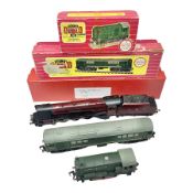 Hornby Dublo - 2-rail - 0-6-0 Diesel Electric Shunting locomotive No.D3302 with instructions; Met-Vi