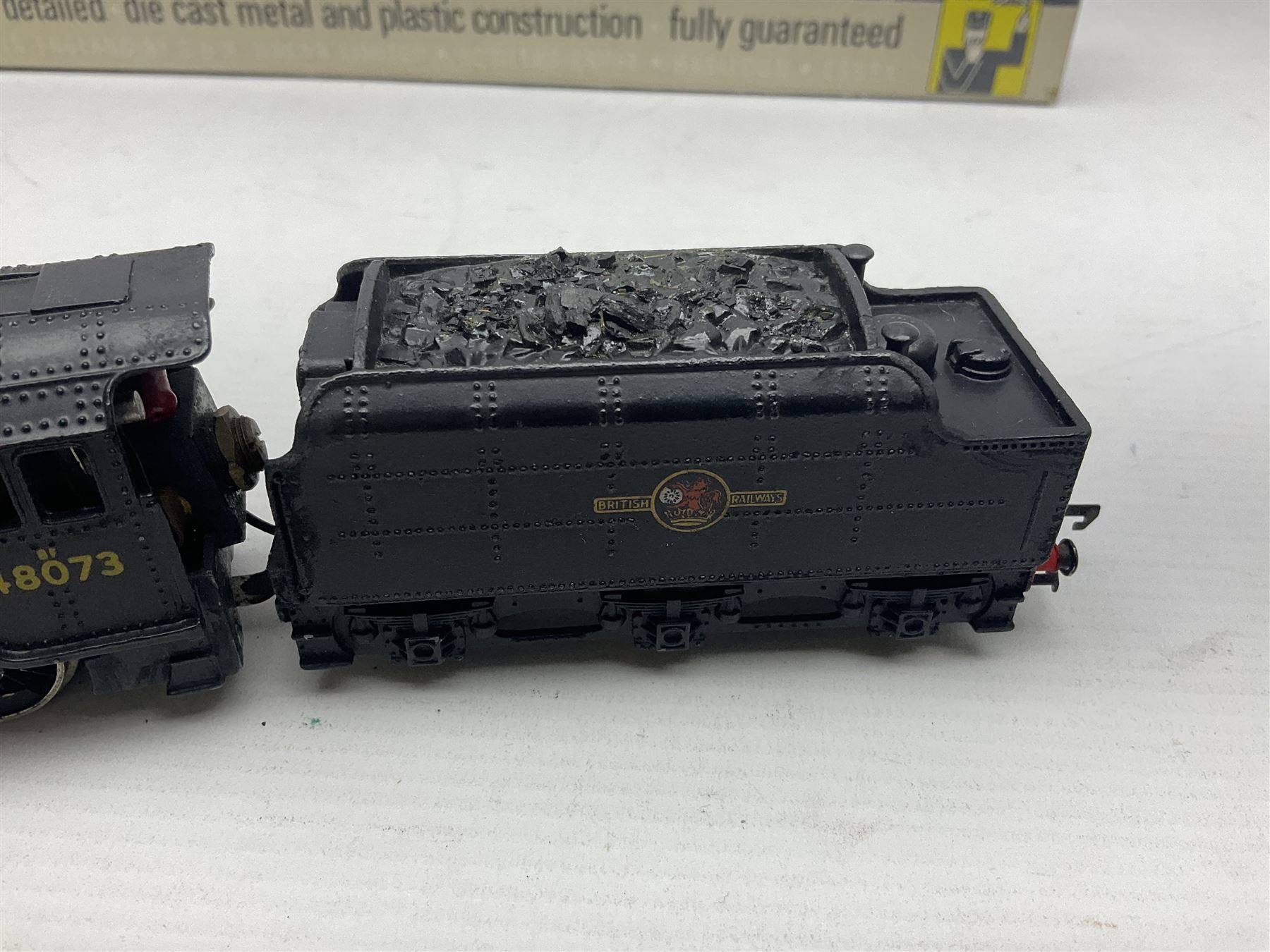 Wrenn '00' gauge - two Class 8F 2-8-0 locomotives - No.48073 in BR Plain Black; boxed; and No.8042 i - Image 17 of 21